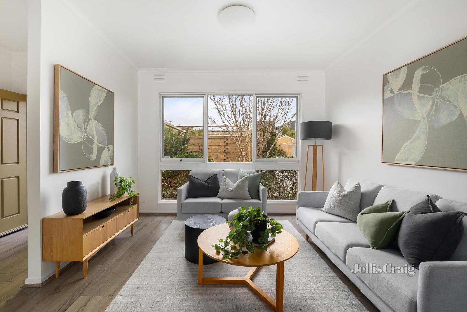 3/4 Wynyeh Street, Malvern East image 2