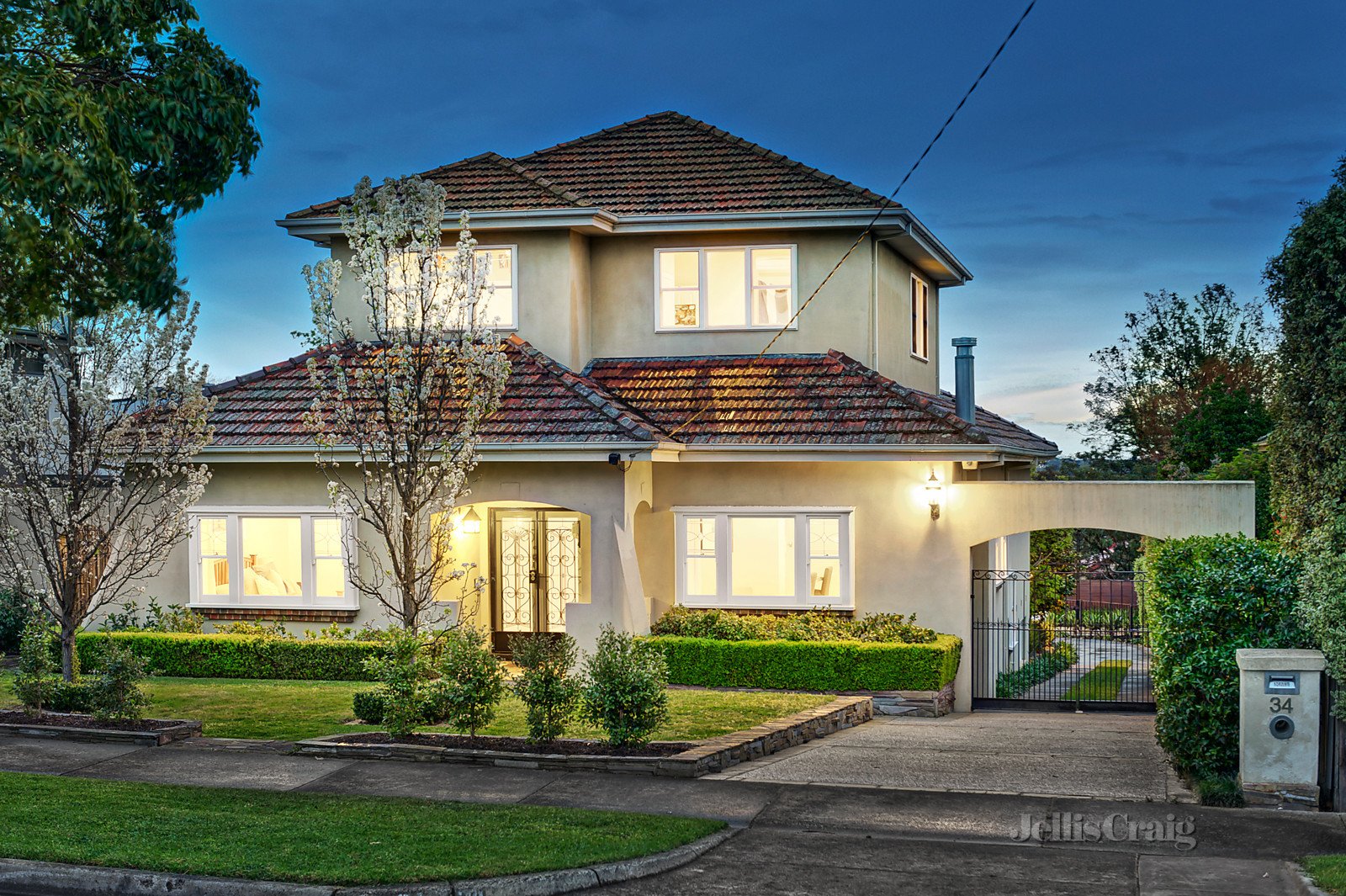 34 Yeovil Road, Glen Iris image 1