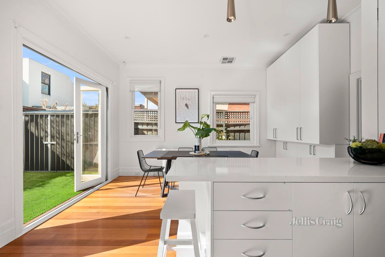 34 York Street, St Kilda West image 3