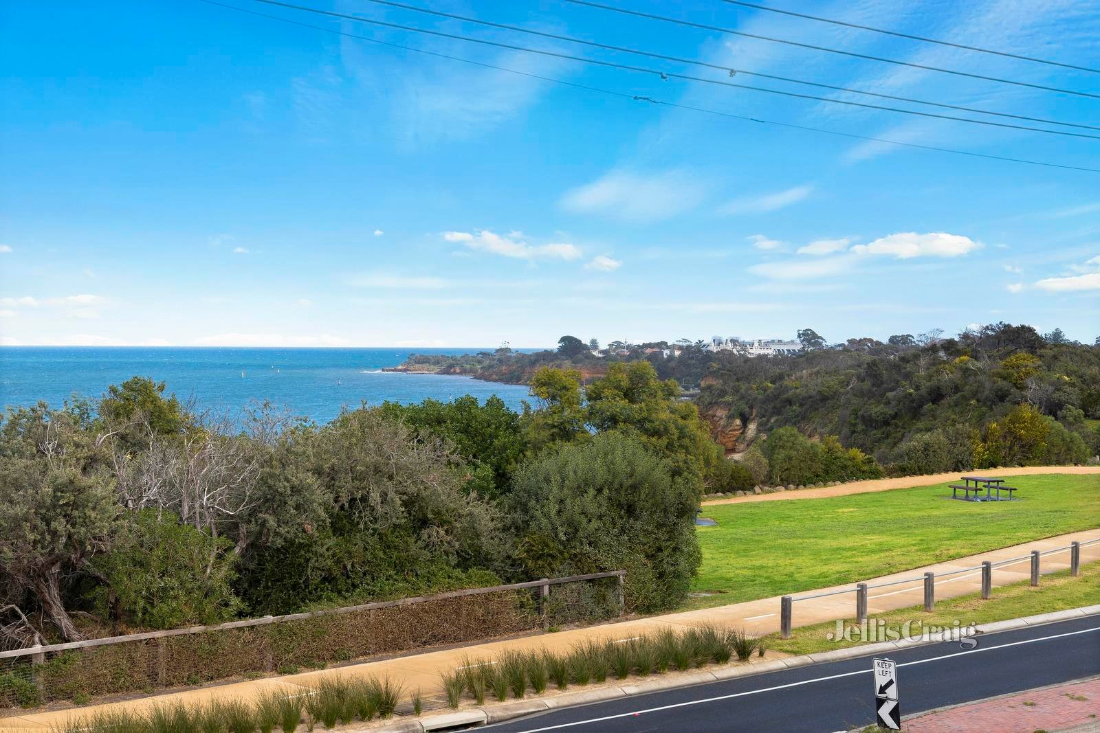 3/42 Beach Road, Mentone image 5