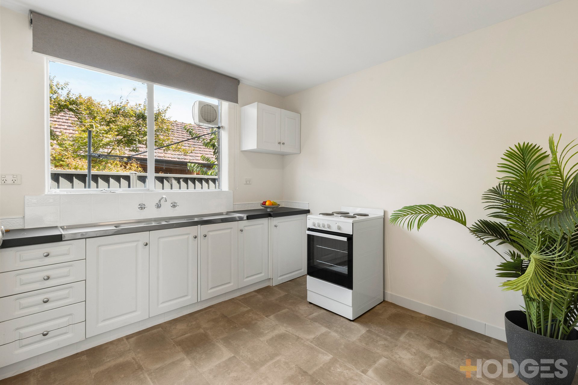 3 / 42 Roberts Street West Footscray