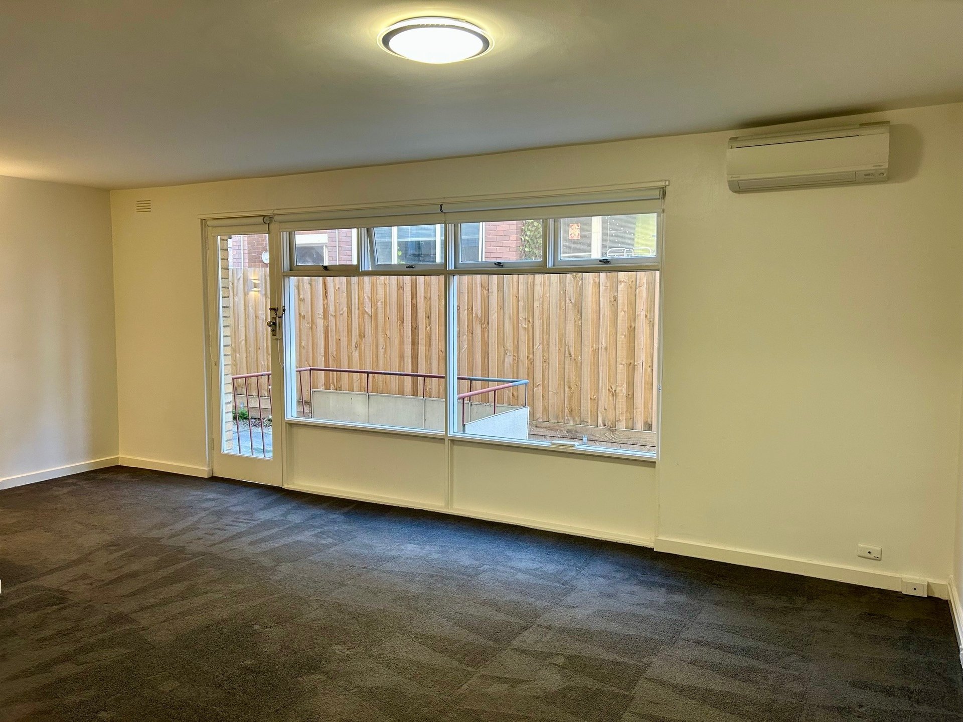 3/43 Chapel Street, St Kilda image 2