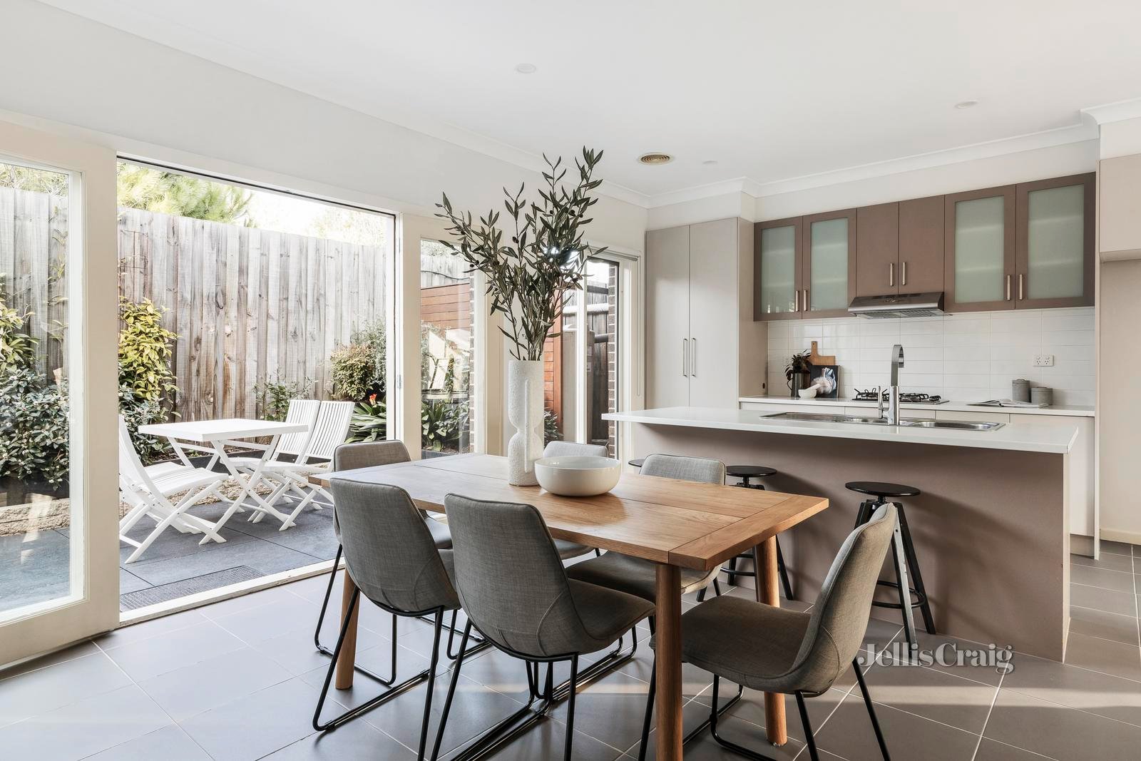 343 Gillies Street, Thornbury image 1