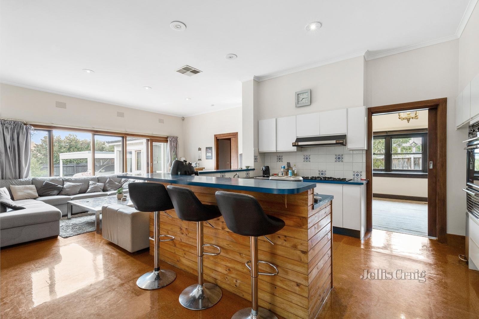 343 Nepean Highway, Brighton East image 3