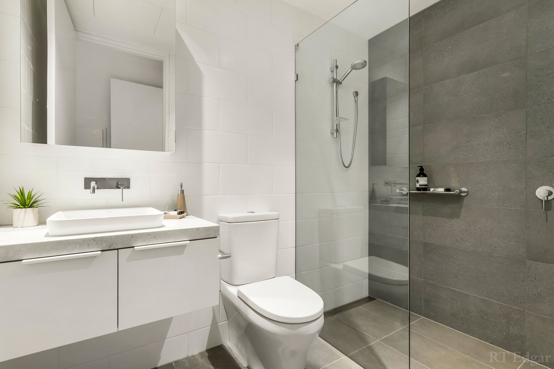 Property Gallery Thumbnail 6