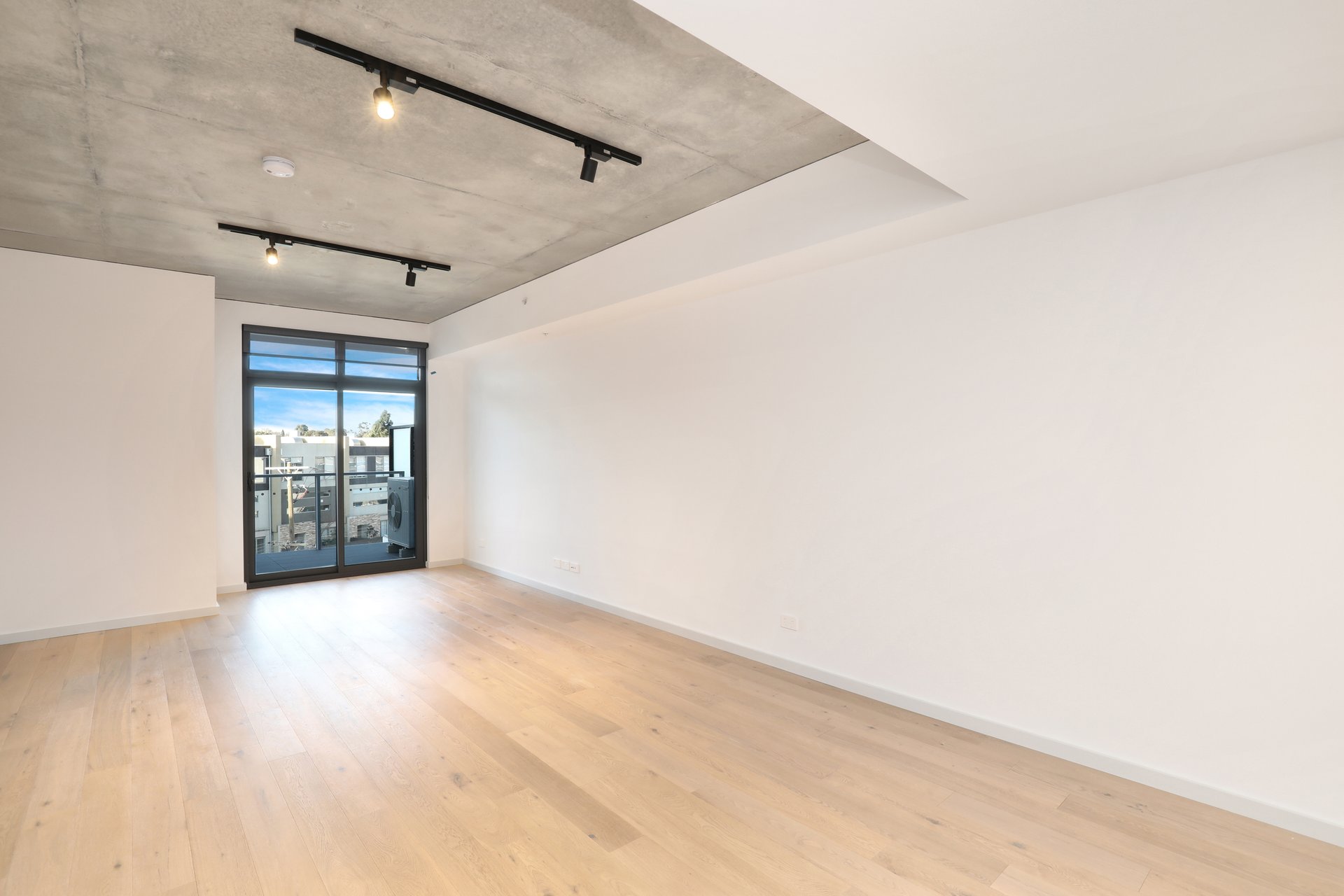 345/77 Hobsons Road, Kensington image 2