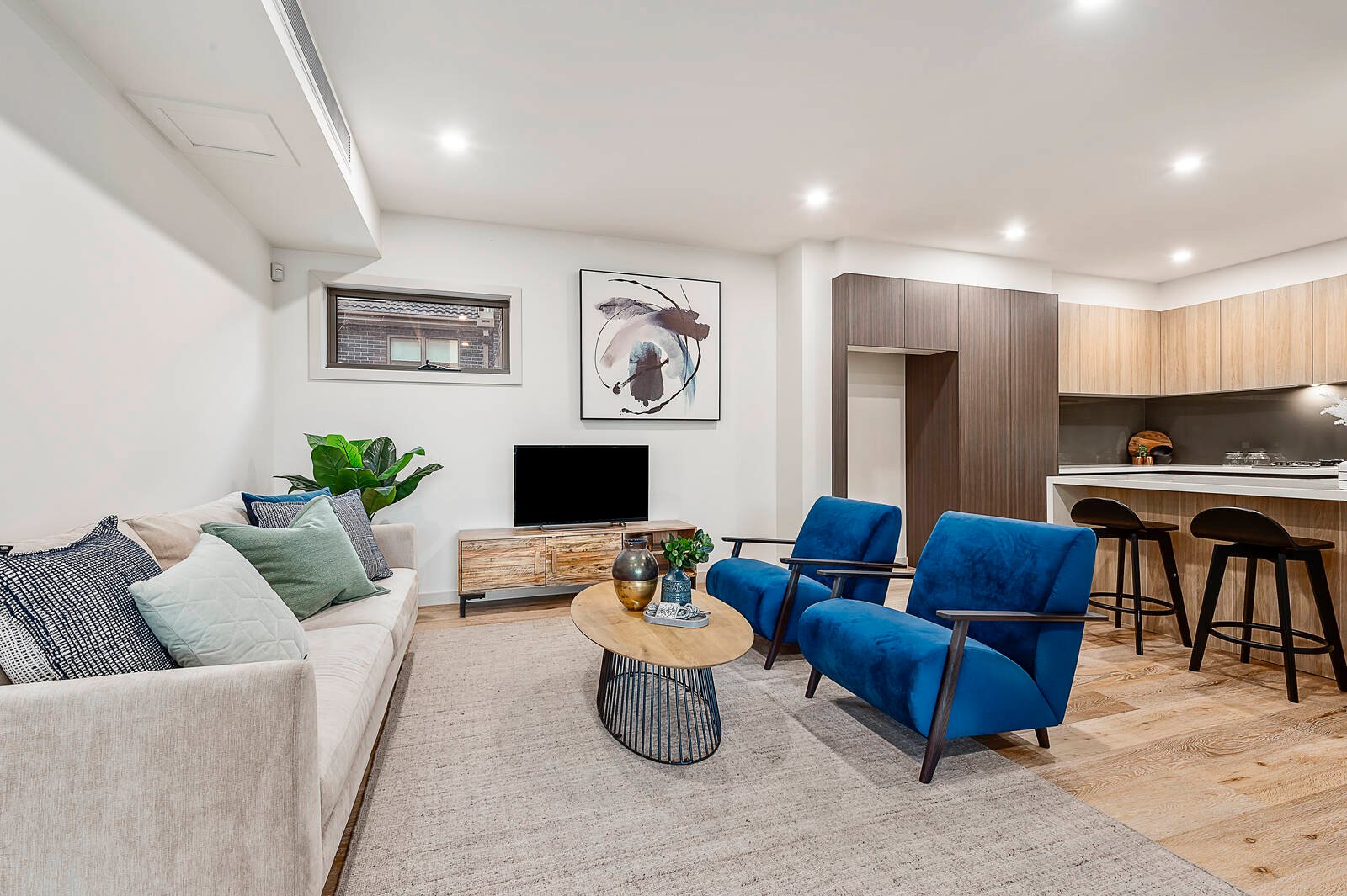 Property Gallery Thumbnail 3