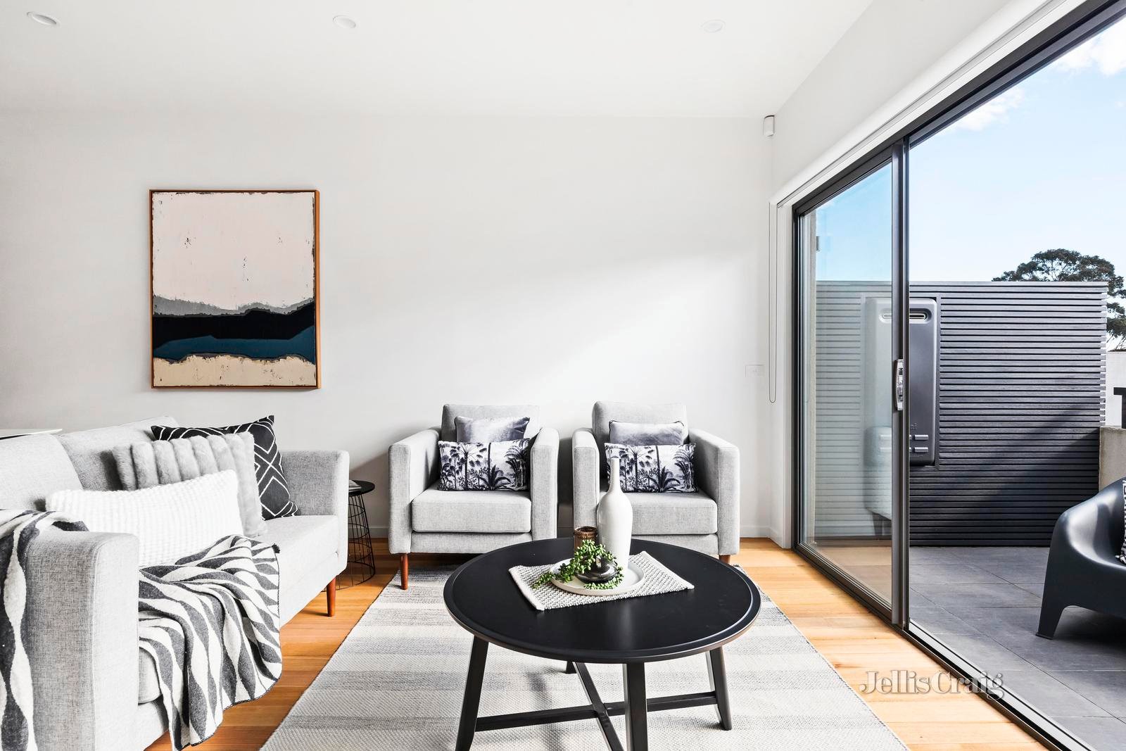 3/47 Roxburgh Street, Ascot Vale image 3