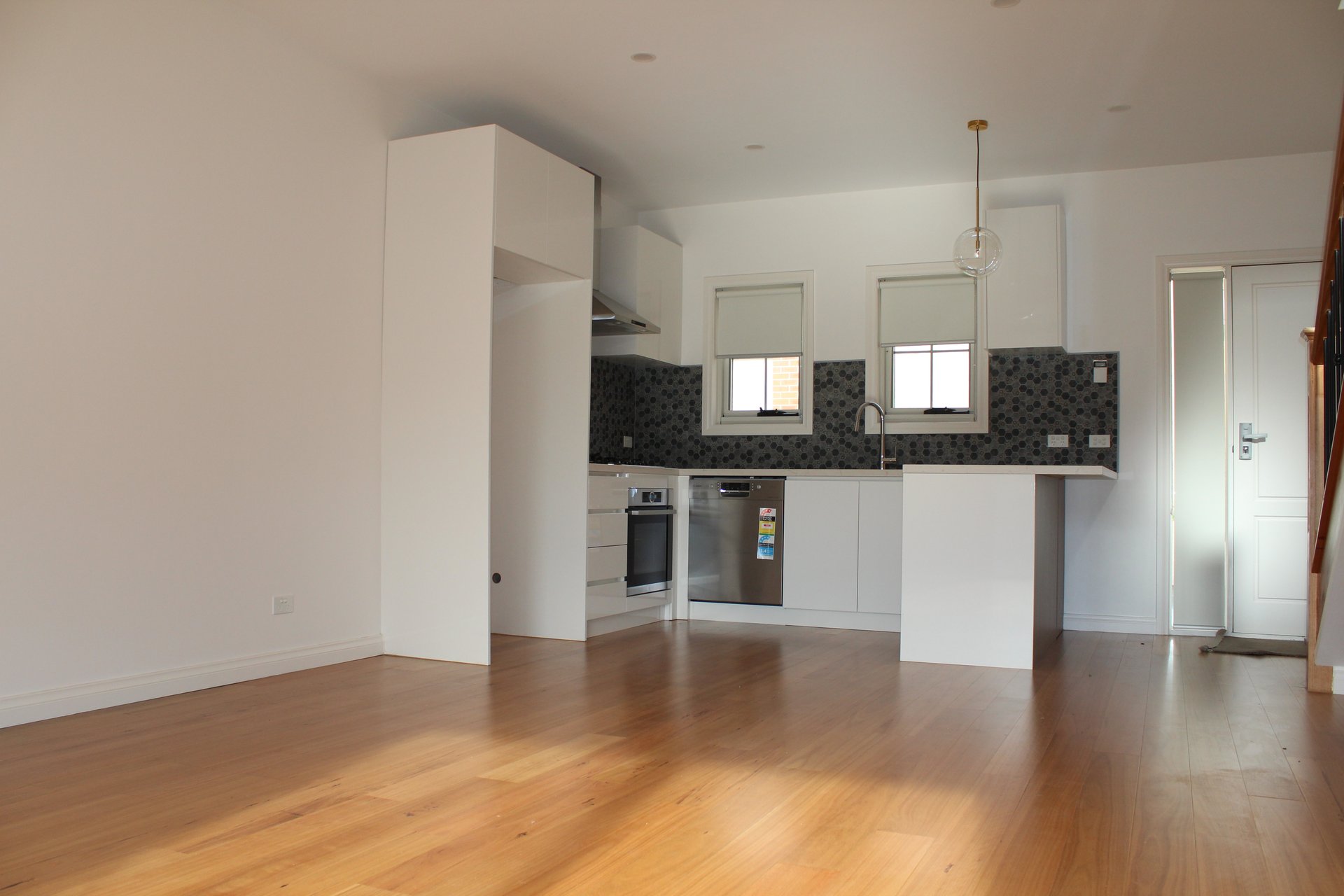 3/47 Tamar Grove, Oakleigh image 2