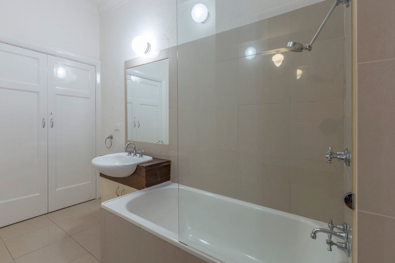 Property Gallery Thumbnail 8