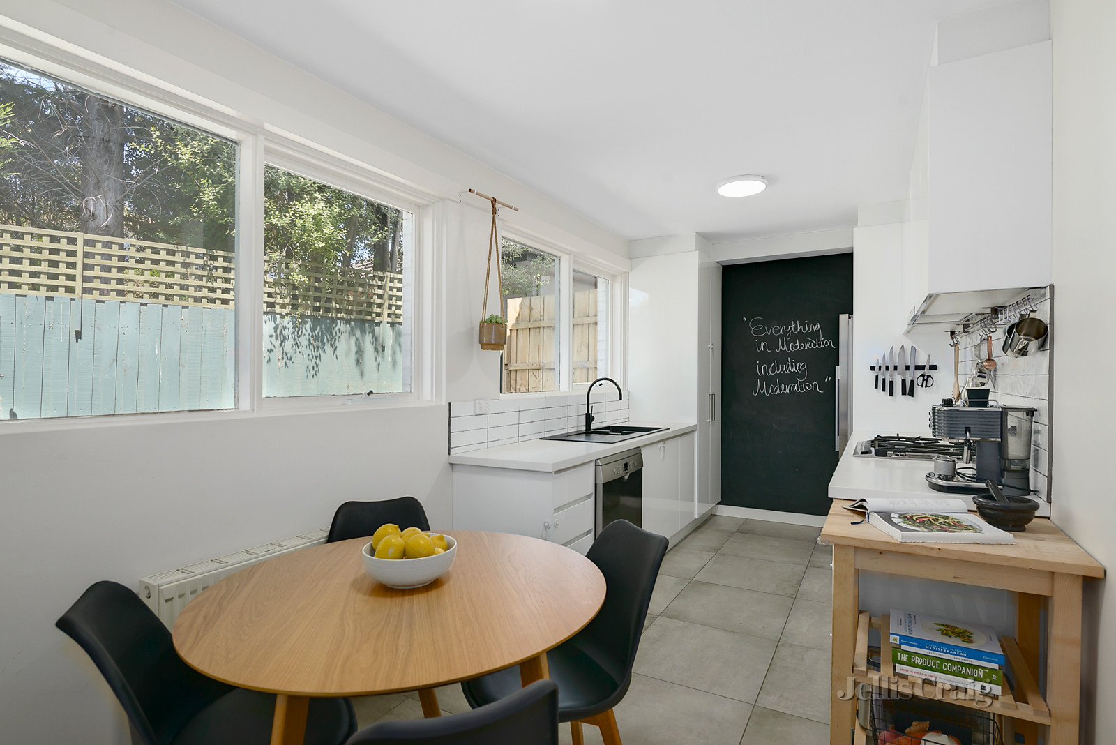 3/48 Whitmuir Road, Bentleigh image 2