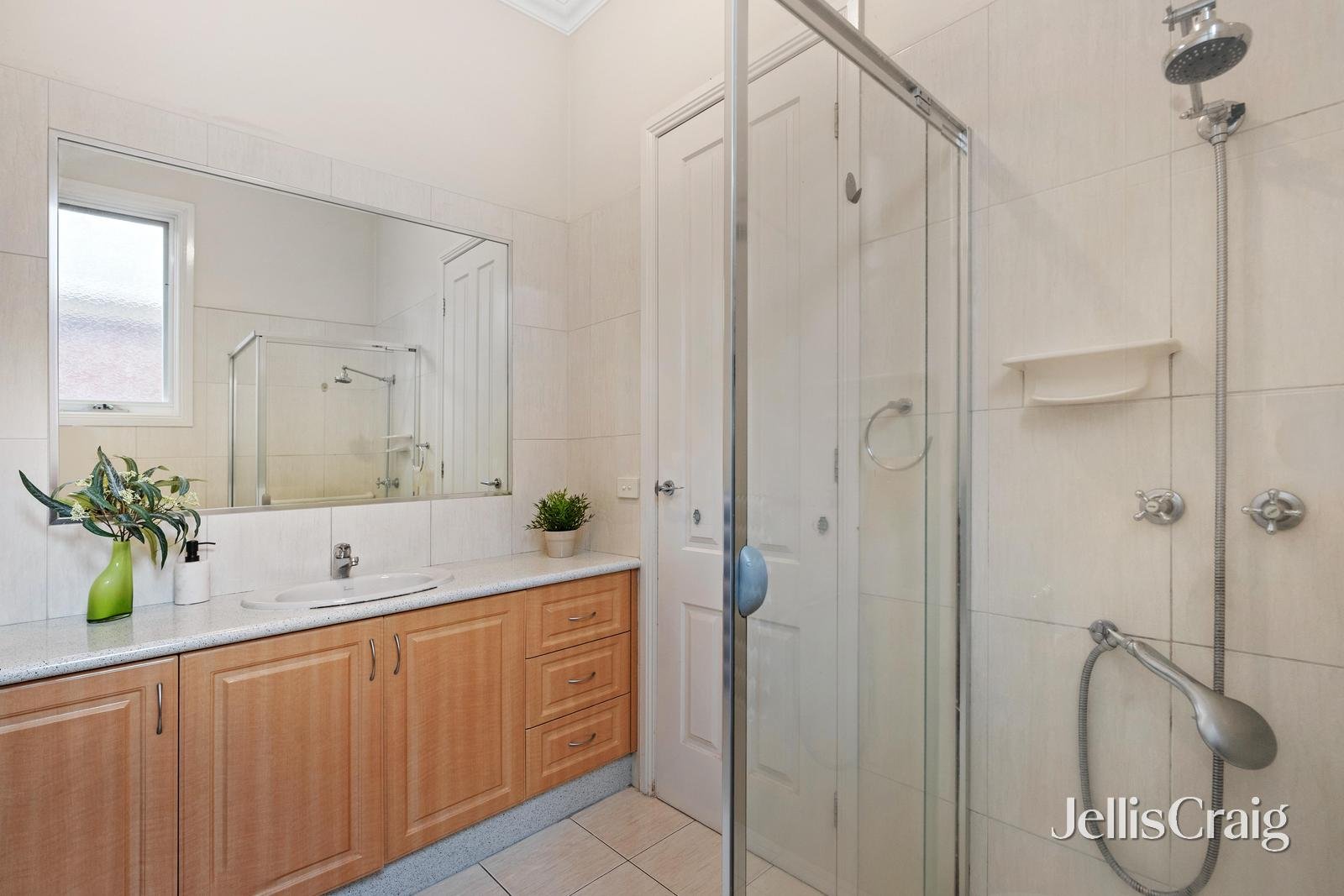 34A Illuka Crescent, Mount Waverley image 6