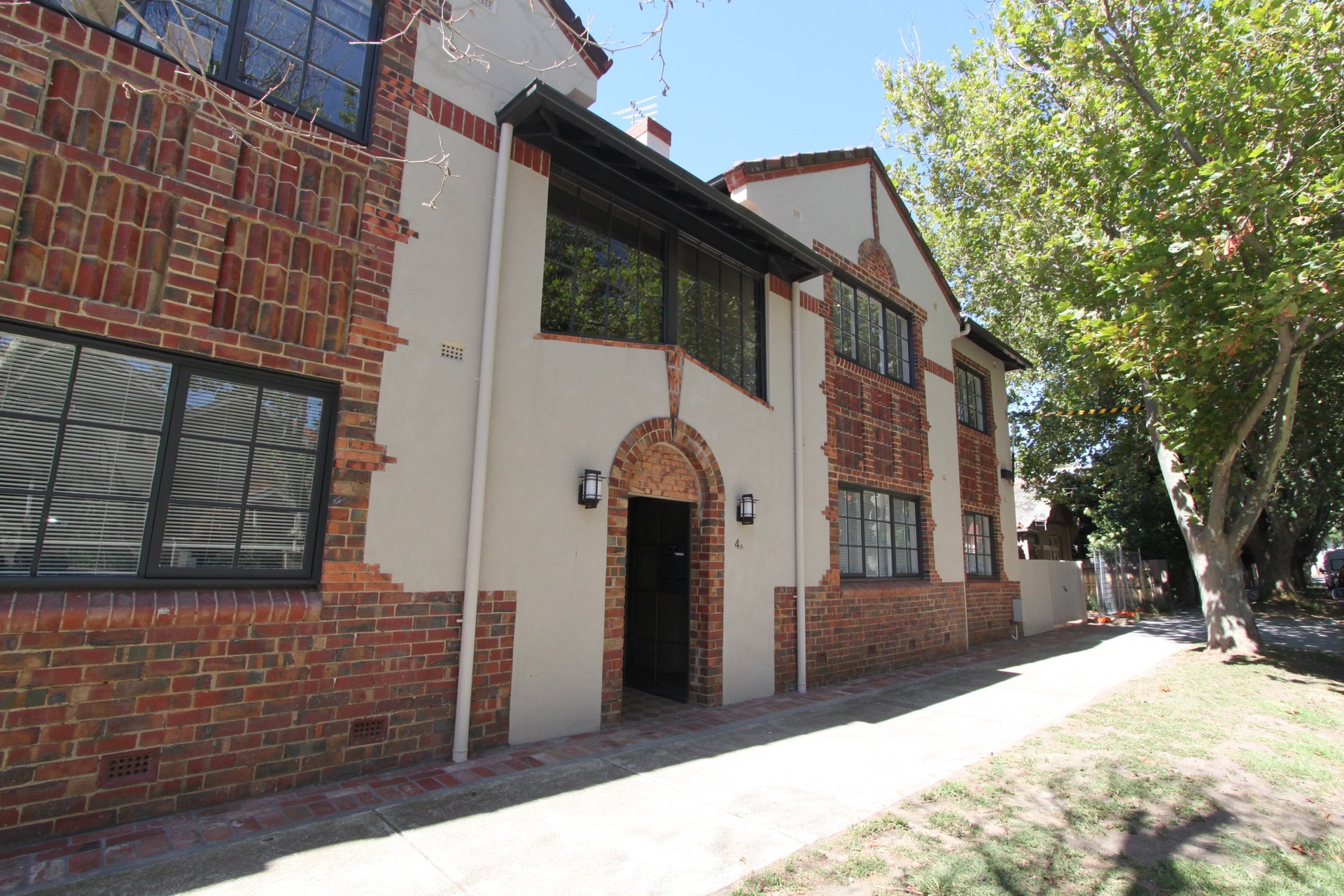 Property Gallery - Main Image