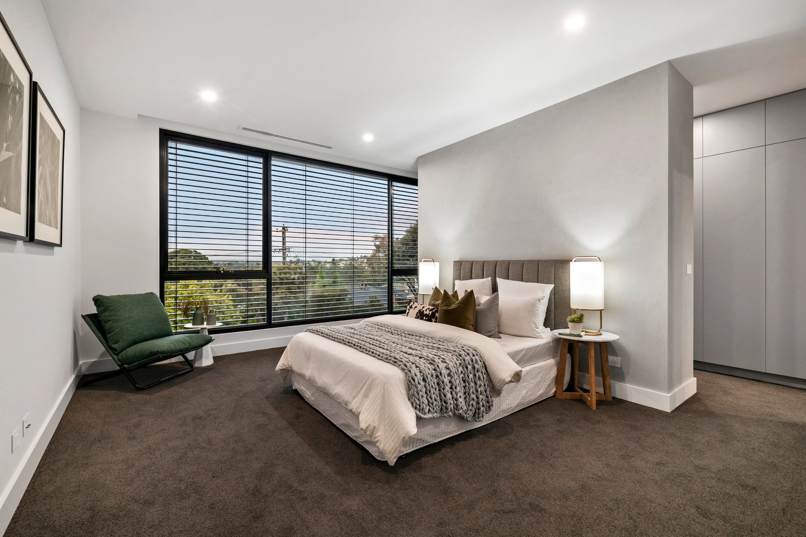 Property Gallery Thumbnail 6