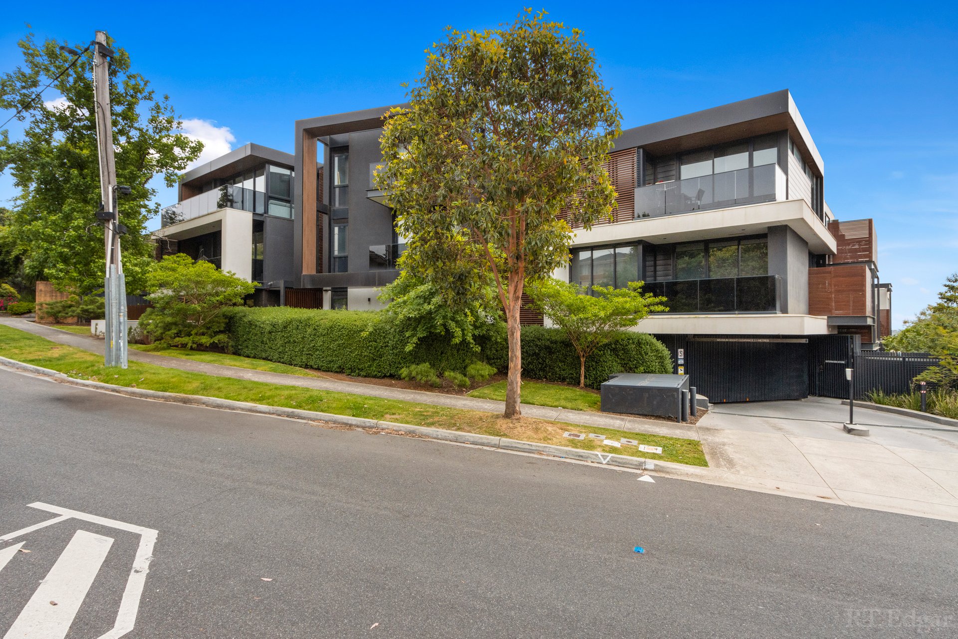 Property Gallery - Main Image