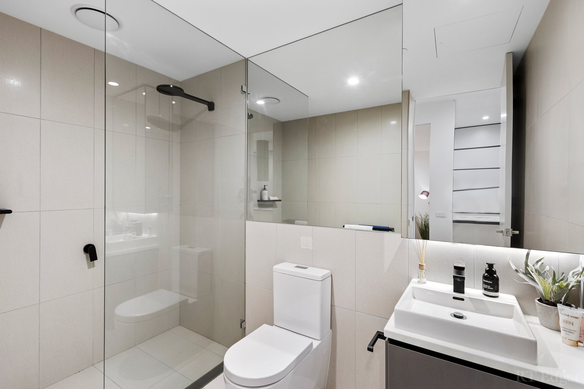 Property Gallery Thumbnail 7