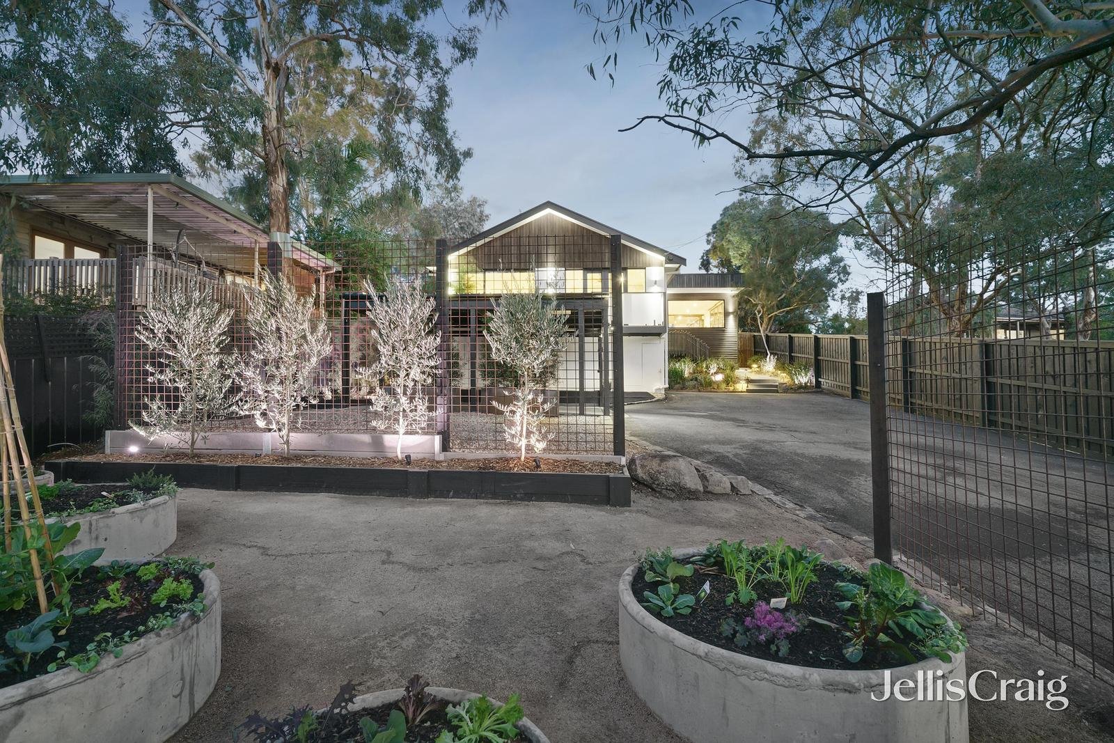 35 Adam Crescent, Montmorency image 4