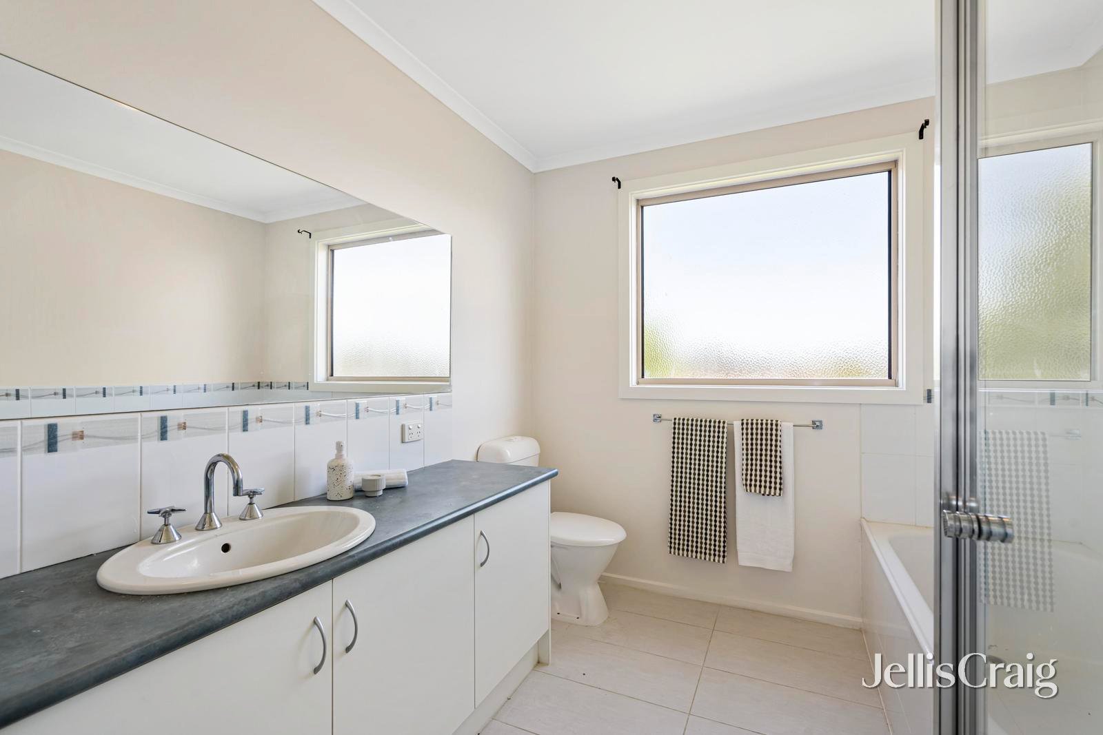 3/5 Albert Street, Ringwood image 8
