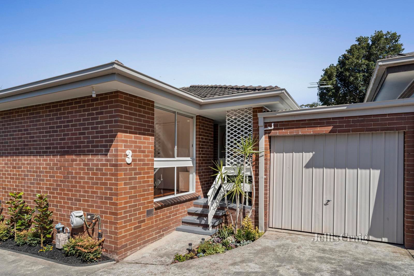 3/5 Allen Street, Ringwood image 1