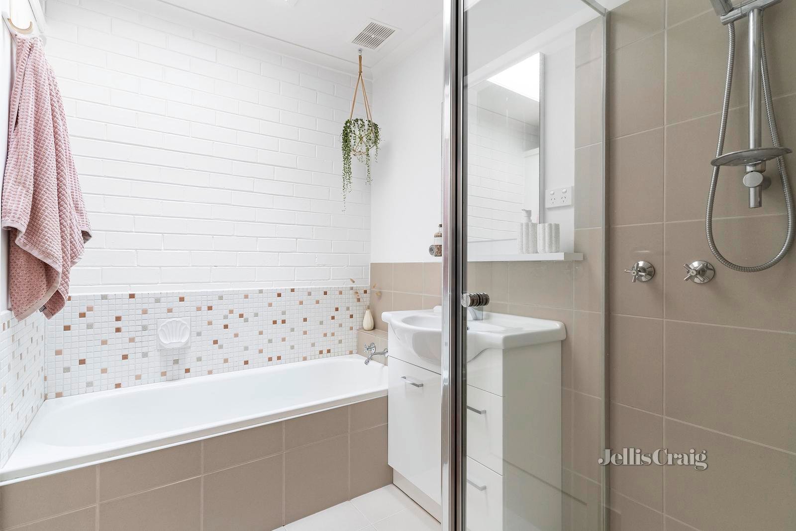 3/5 Allen Street, Ringwood image 6