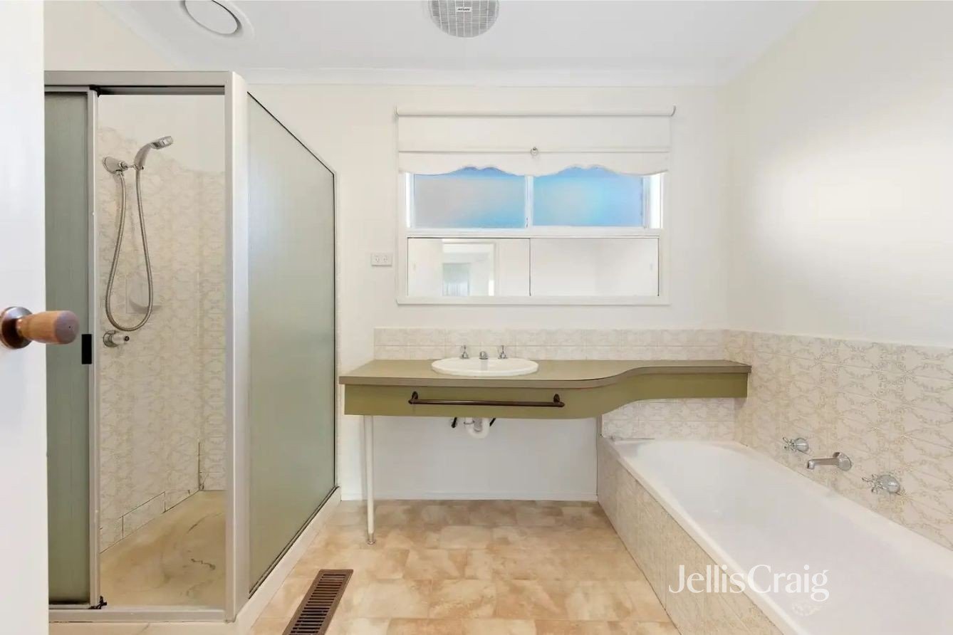 35 Angelique Grove, Albanvale image 8