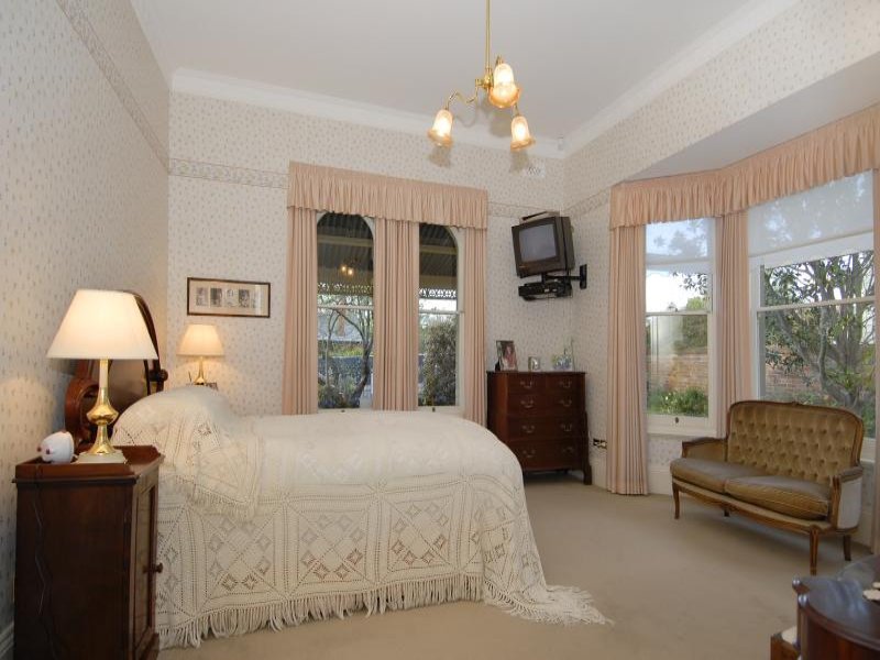 35 Aphrasia Street, Newtown image 4