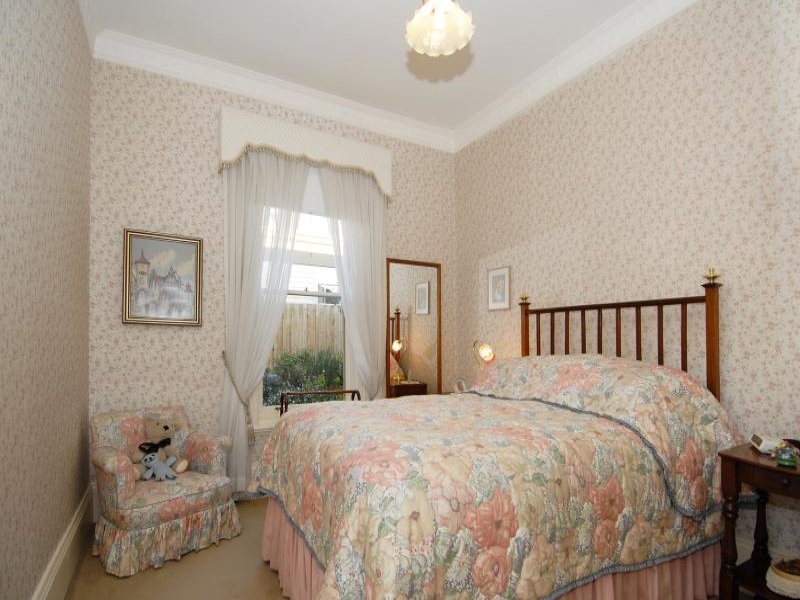35 Aphrasia Street, Newtown image 7