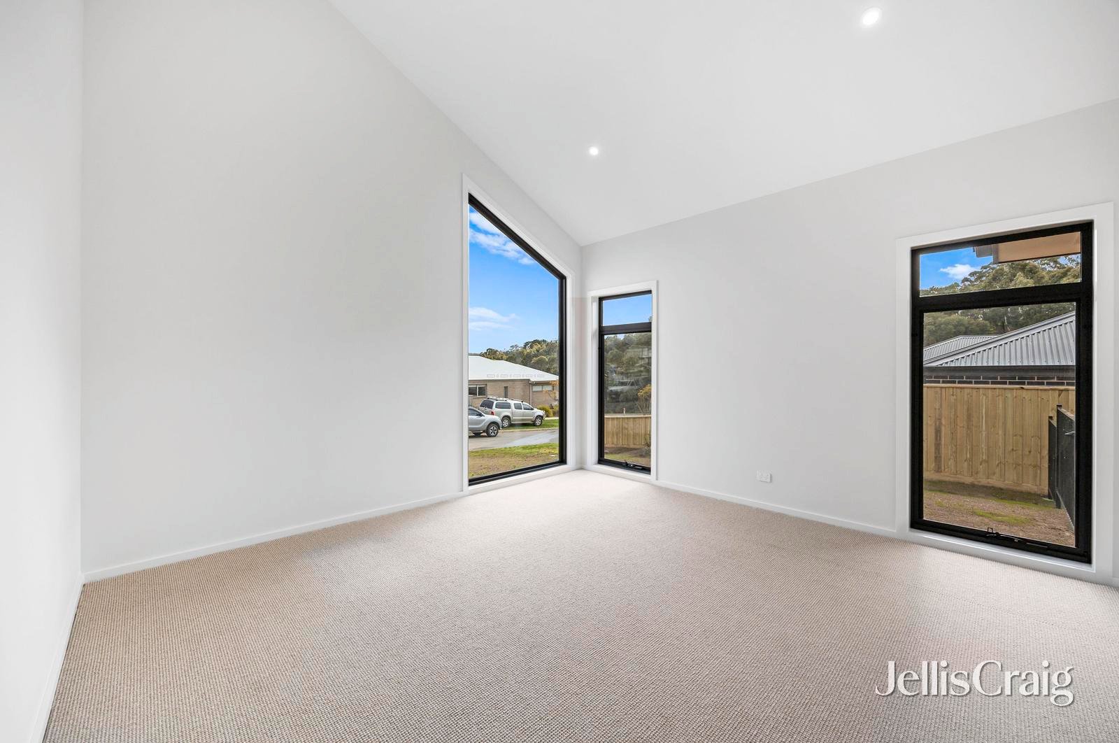 35 Apple Orchard Drive, Brown Hill image 2