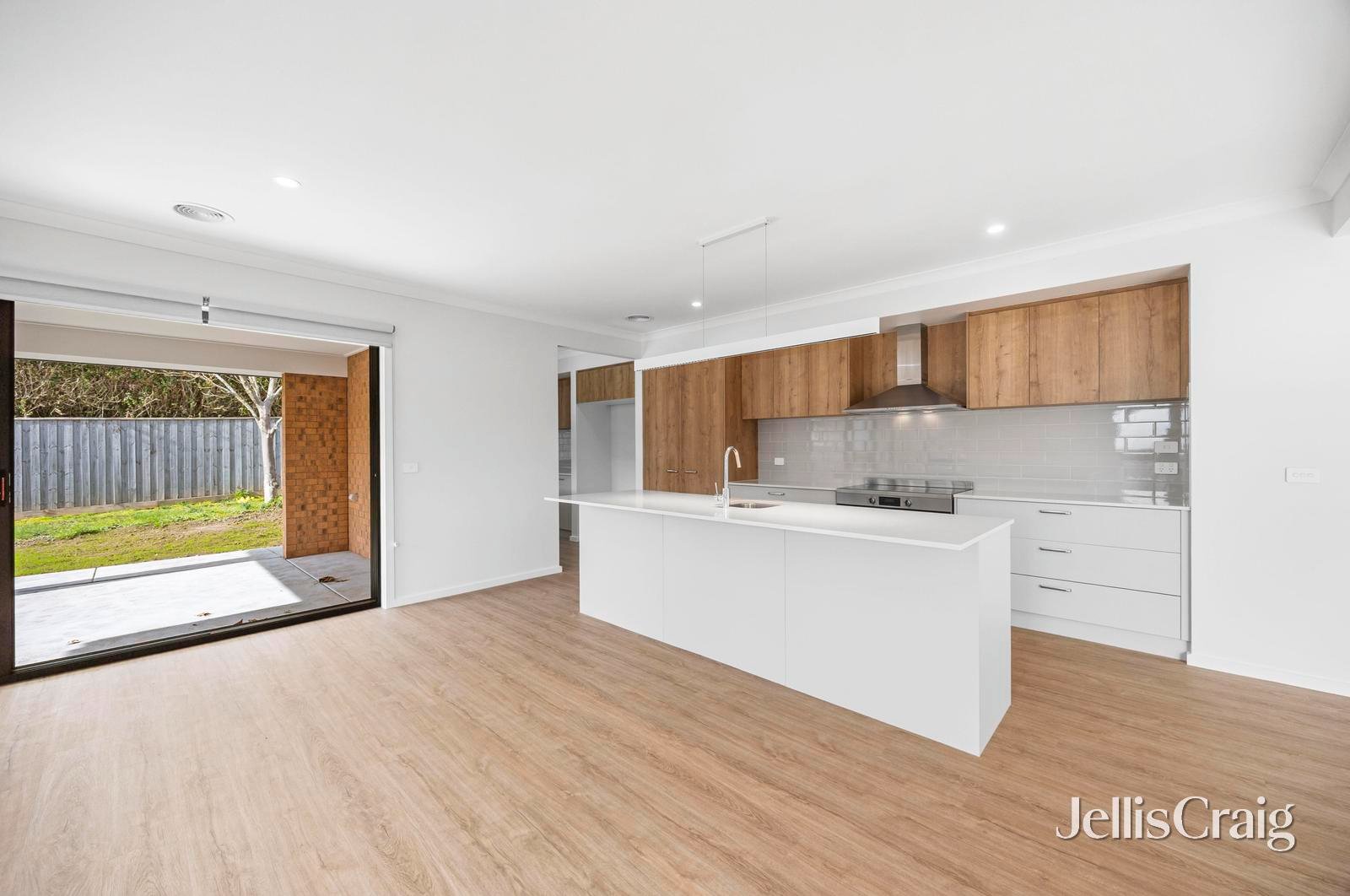 35 Apple Orchard Drive, Brown Hill image 4