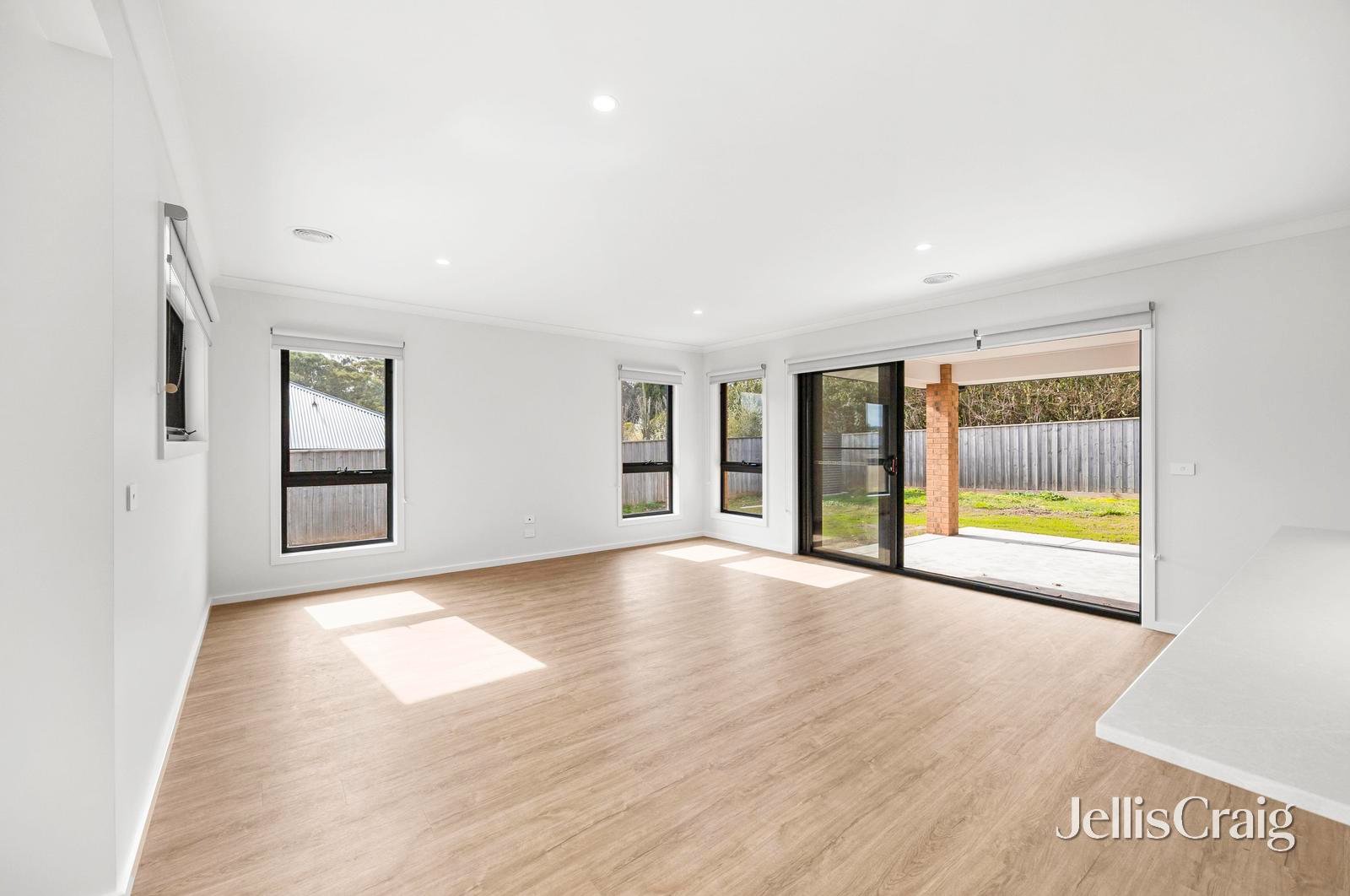 35 Apple Orchard Drive, Brown Hill image 7