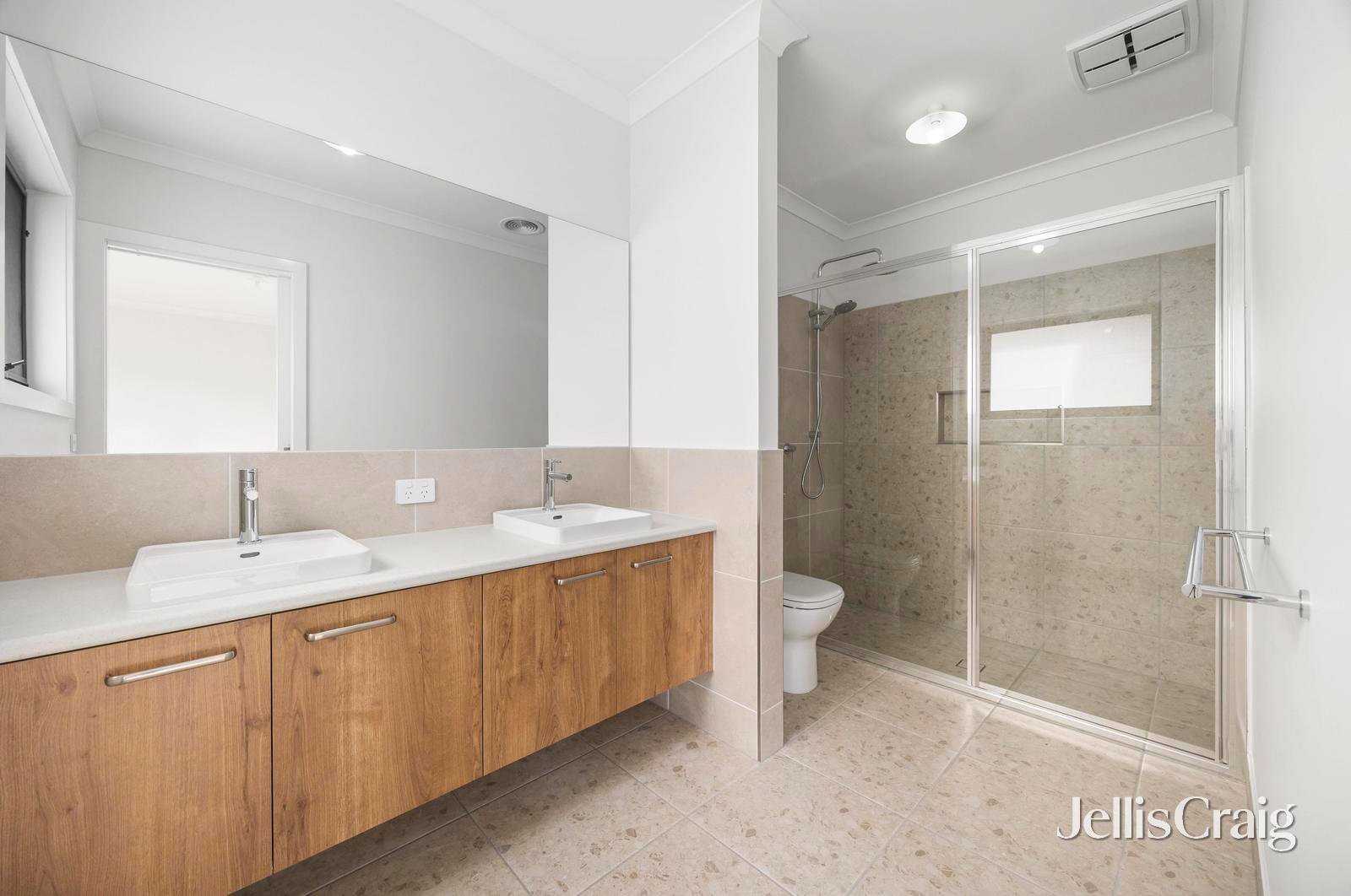 35 Apple Orchard Drive, Brown Hill image 9
