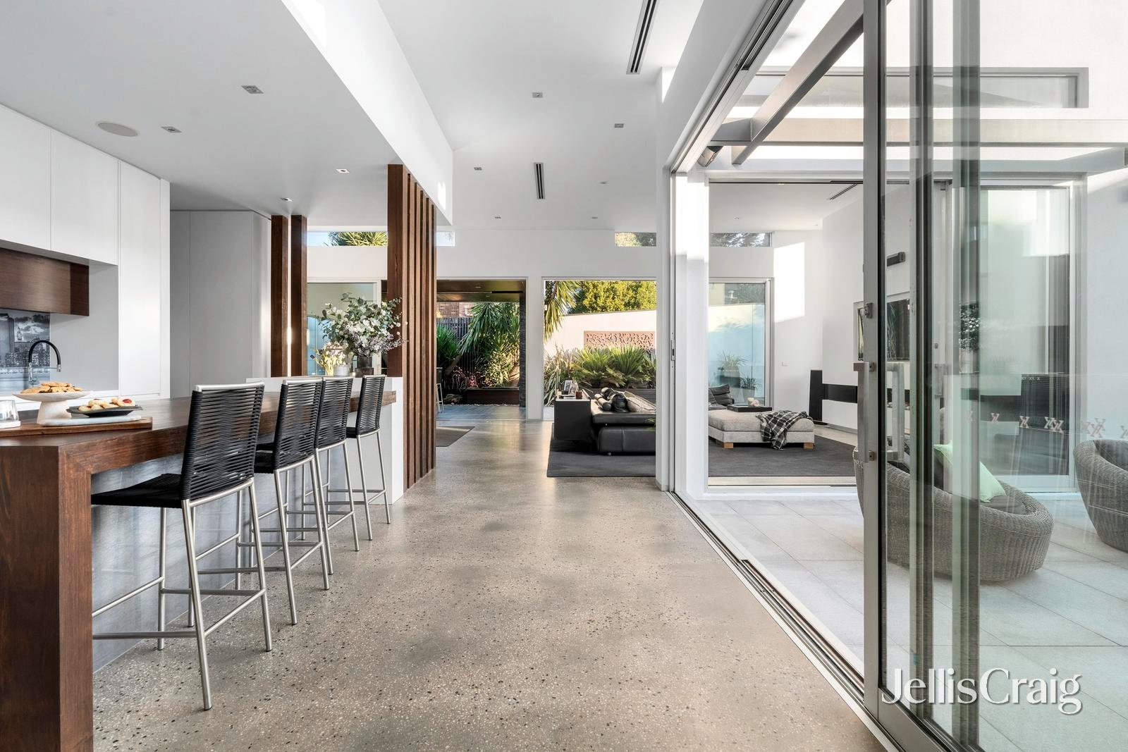 35 Appletree Drive Glen, Waverley image 6