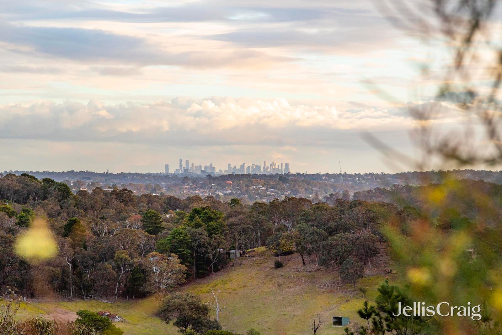 35 Bailey Gully Road, Hurstbridge image 2