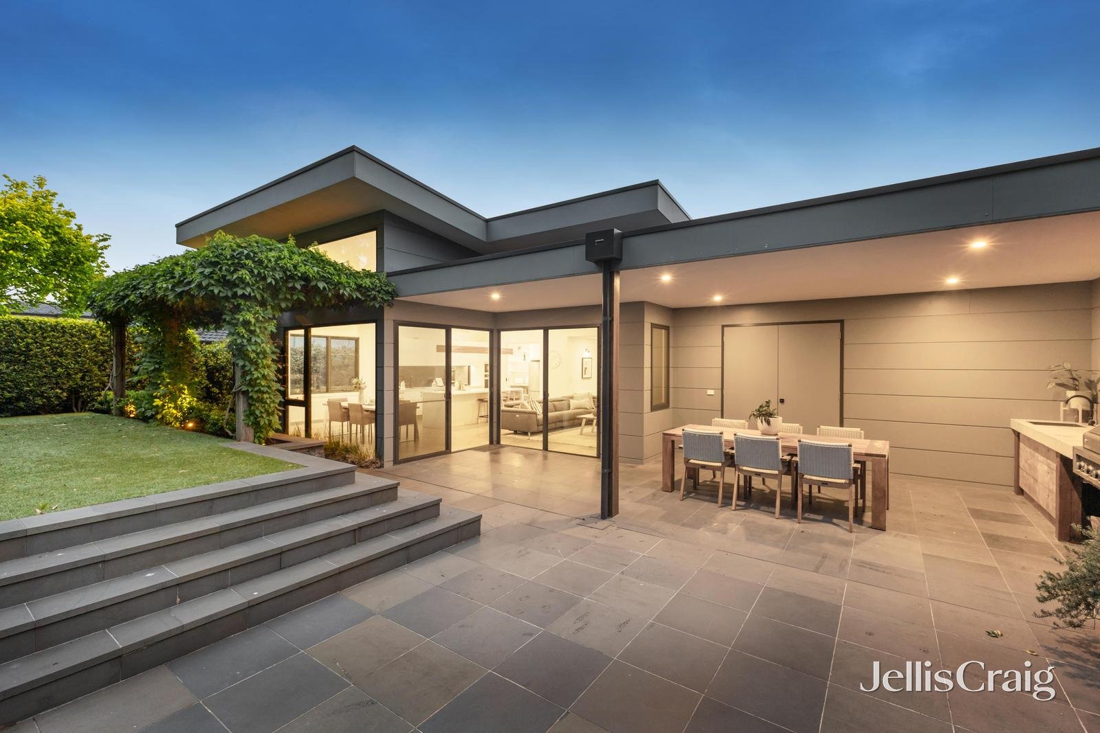 35 Barkly Terrace, Mitcham image 1