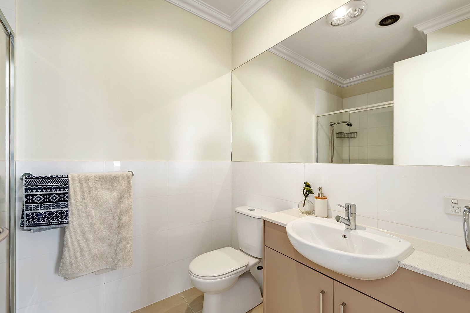 3/5 Blair Street, Bentleigh image 5