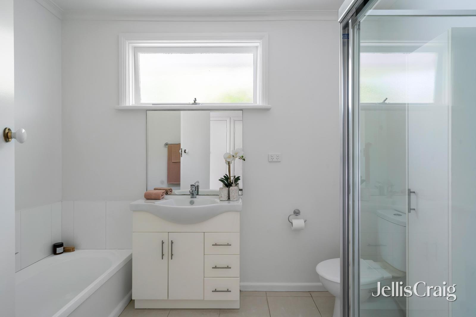 3/5 Boston Road, Balwyn image 6