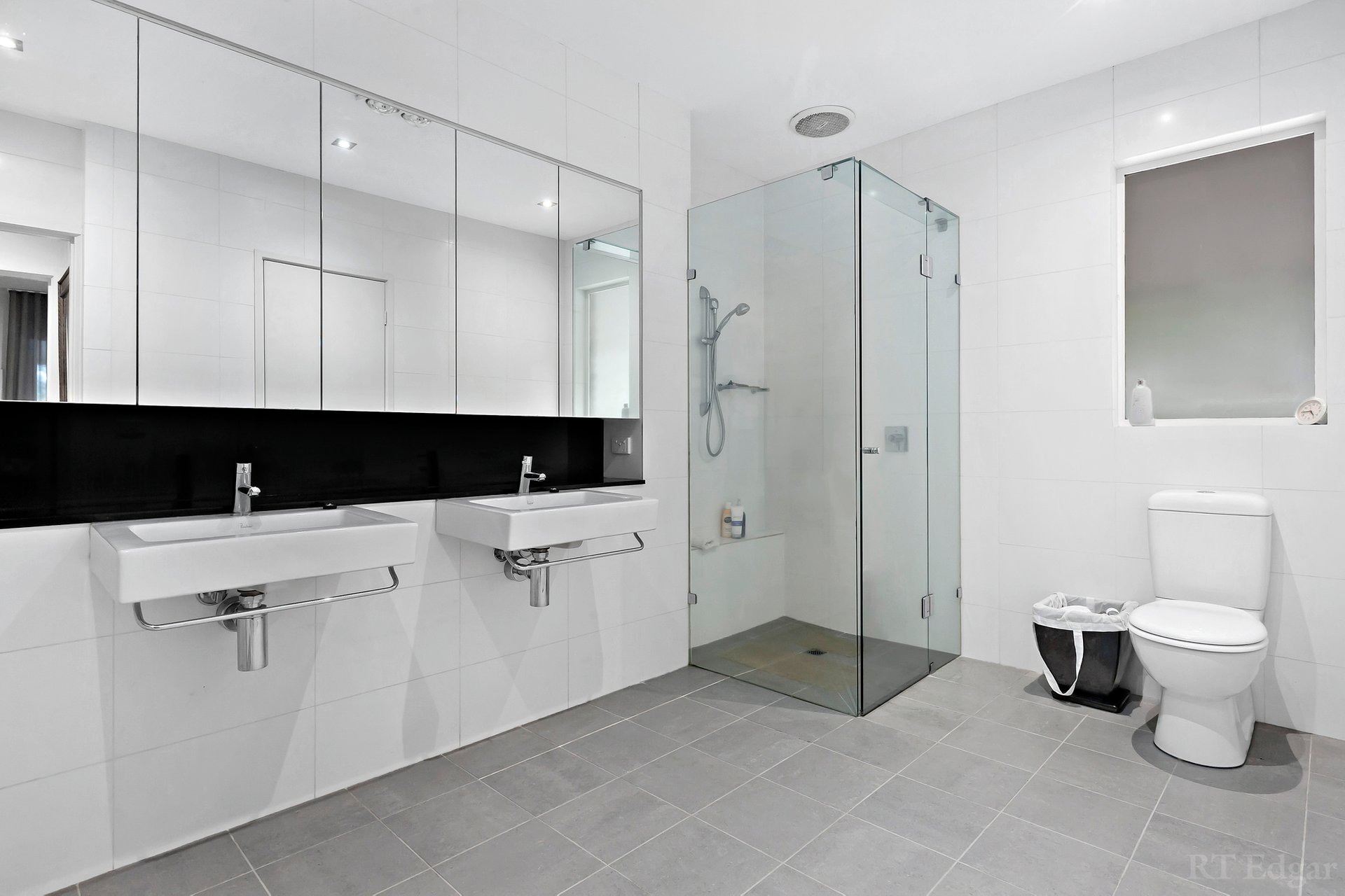 Property Gallery Thumbnail 8