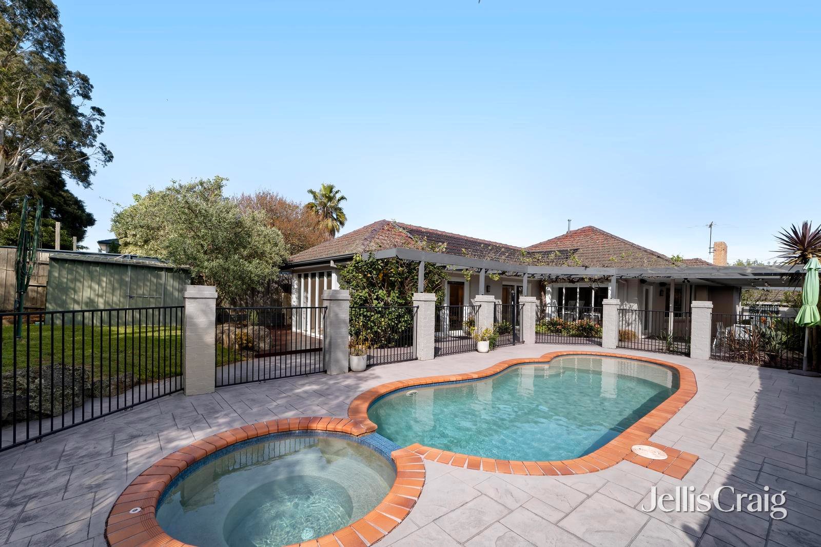 35 Branksome Grove, Blackburn&nbsp;South image 2