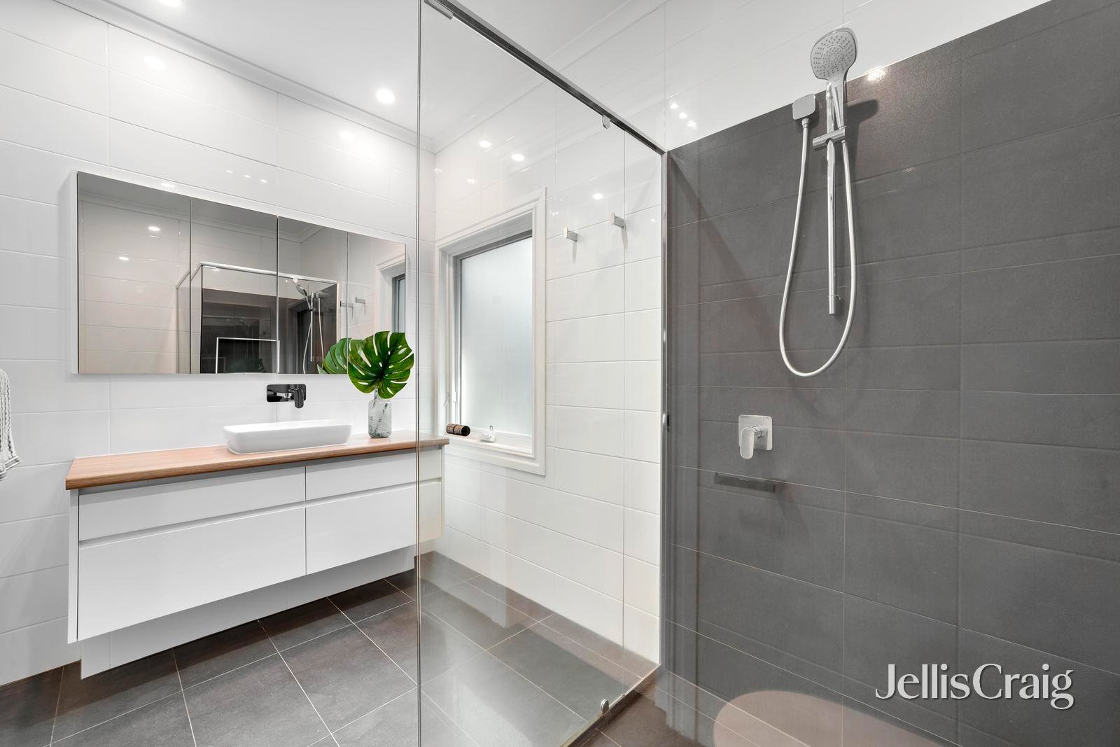 35 Branksome Grove, Blackburn&nbsp;South image 11