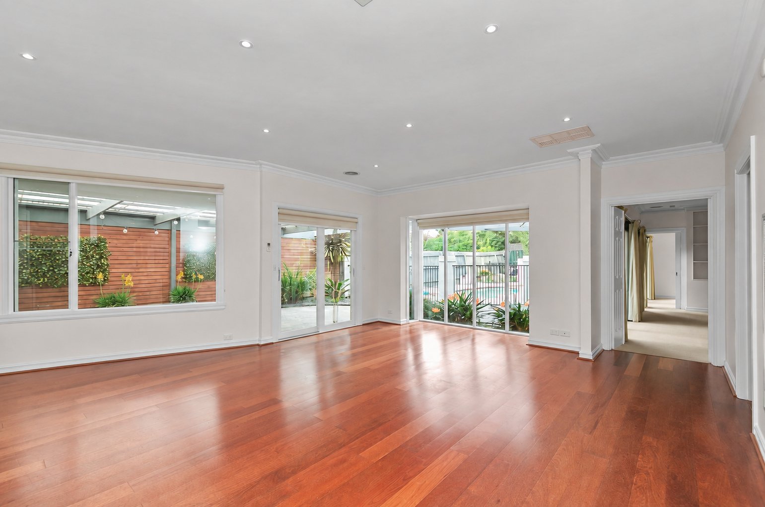 35 Branksome Grove, Blackburn&nbsp;South image 2