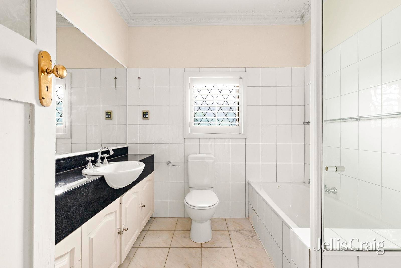 35 Broadway, Elwood image 11