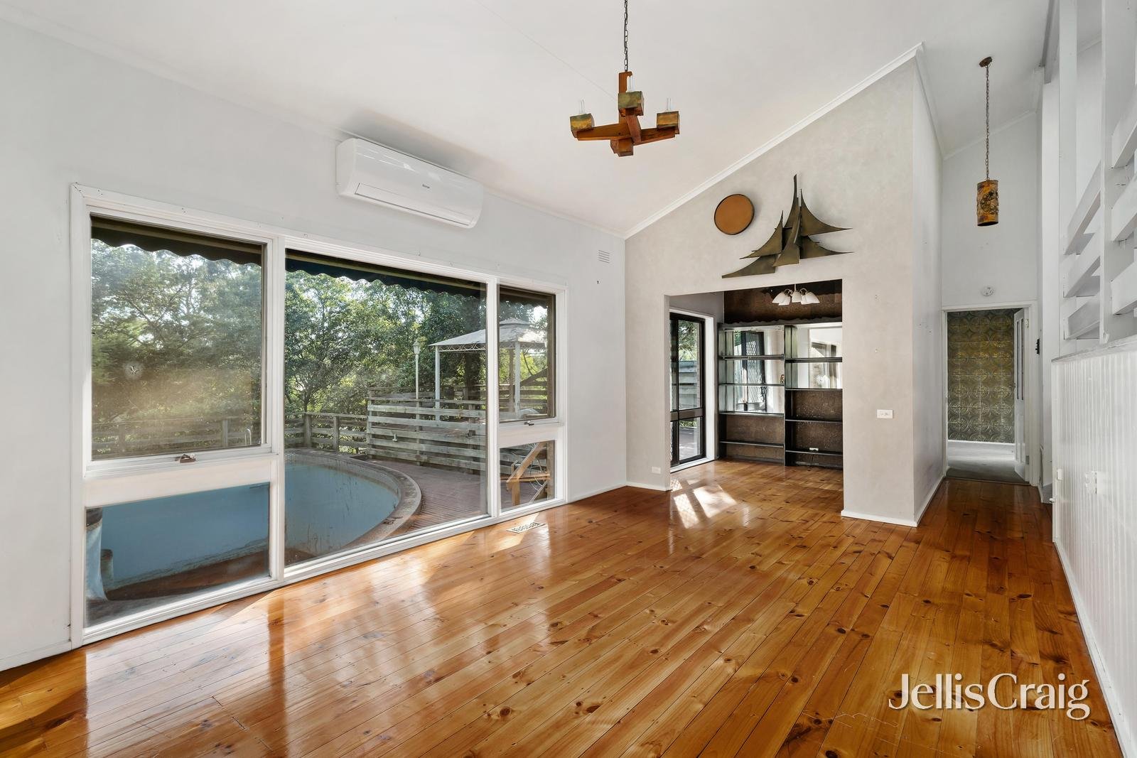 35 Cairns Street, Greensborough image 5