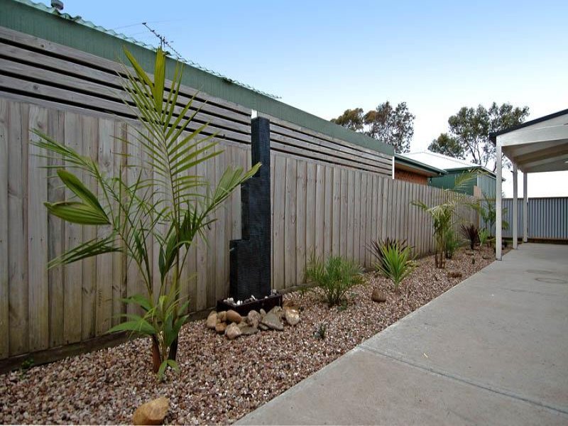 35 Carbine Drive, St Albans Park image 6