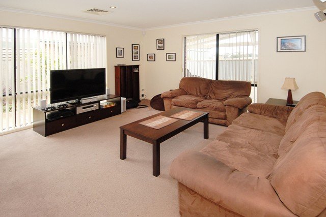 35 Carbine Drive, St Albans Park image 2