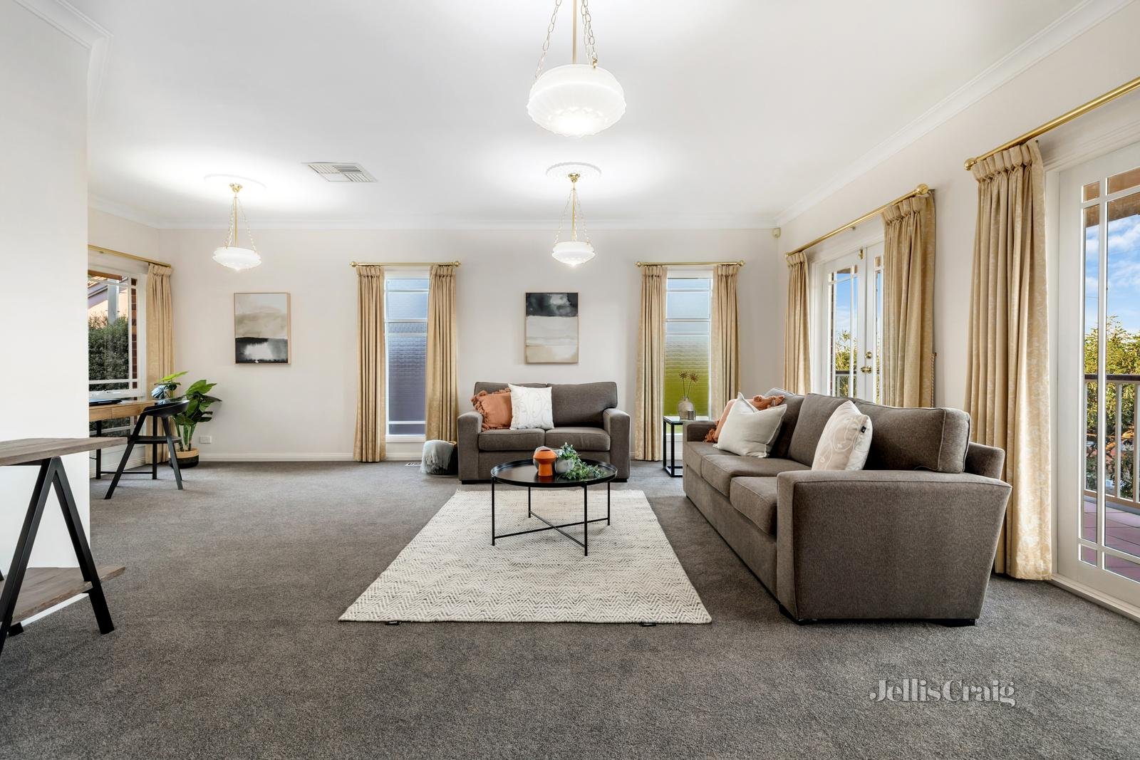 35 Carrathool Street, Bulleen image 2