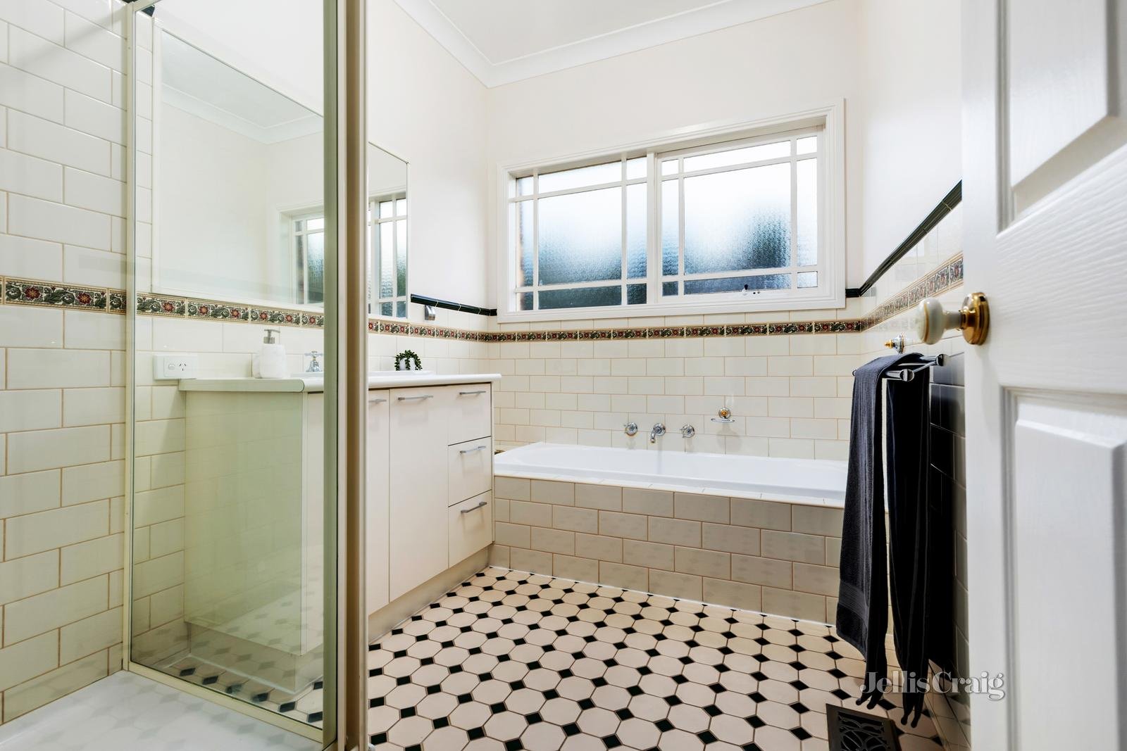 35 Carrathool Street, Bulleen image 7