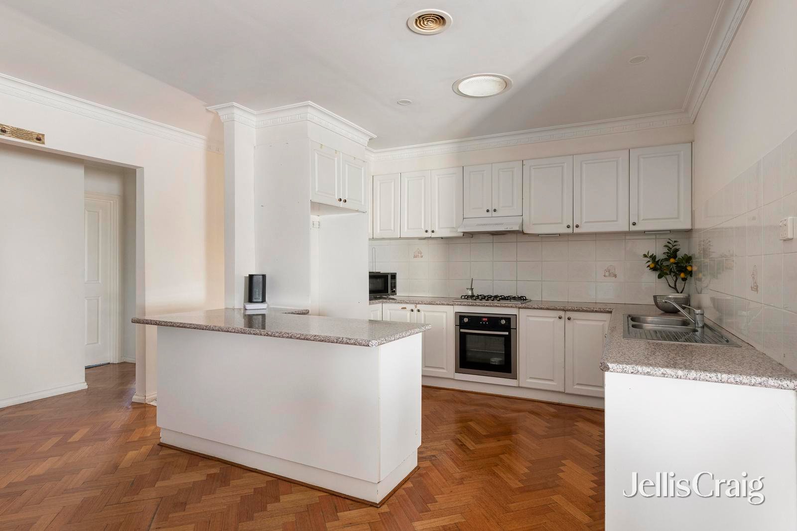 35 Central Avenue, Thomastown image 9