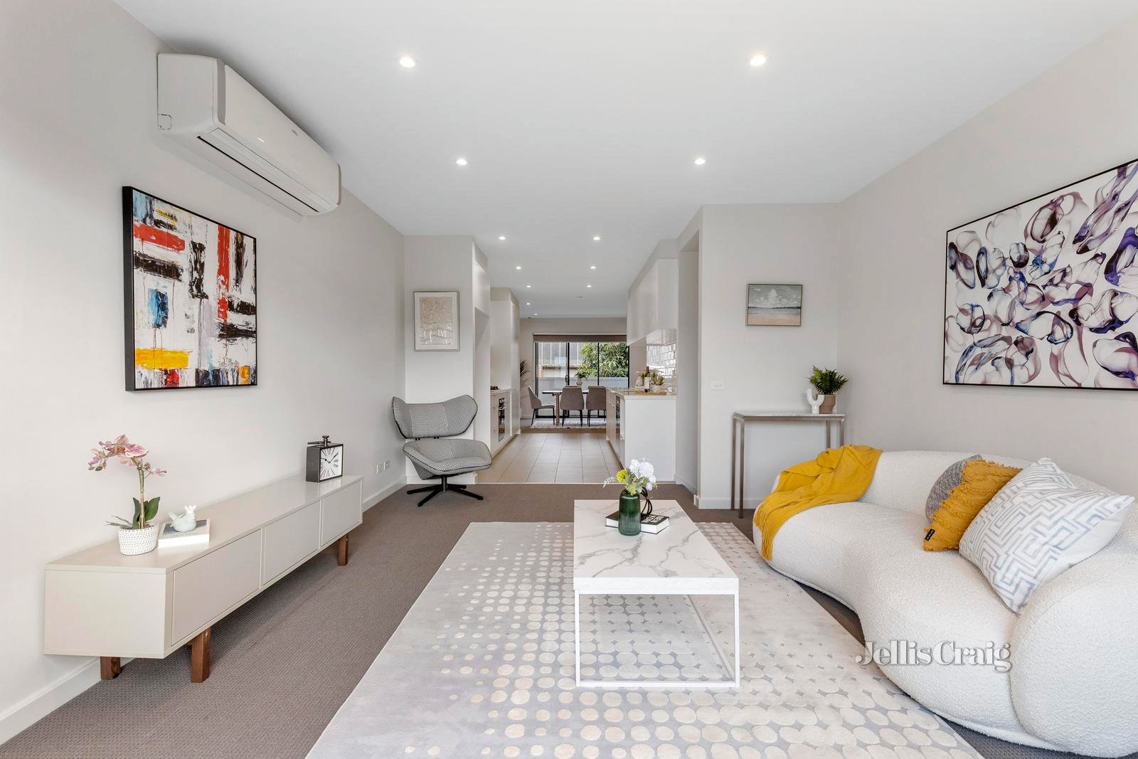 35 Charlton Avenue, Cheltenham image 2