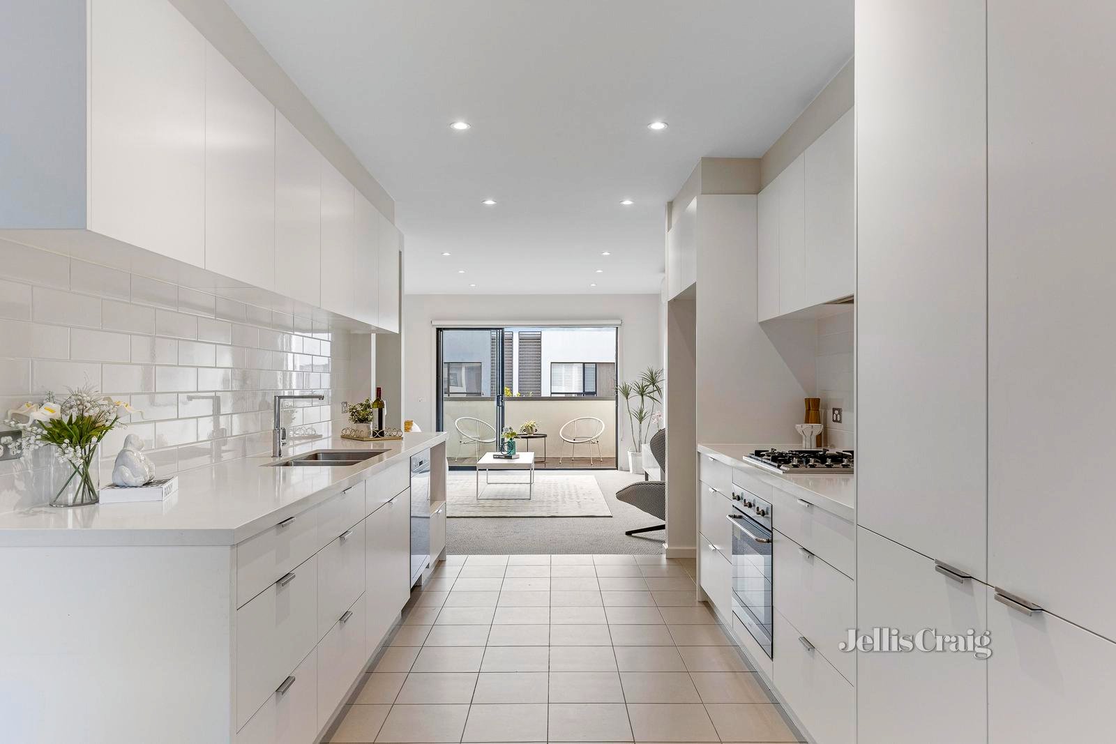 35 Charlton Avenue, Cheltenham image 4