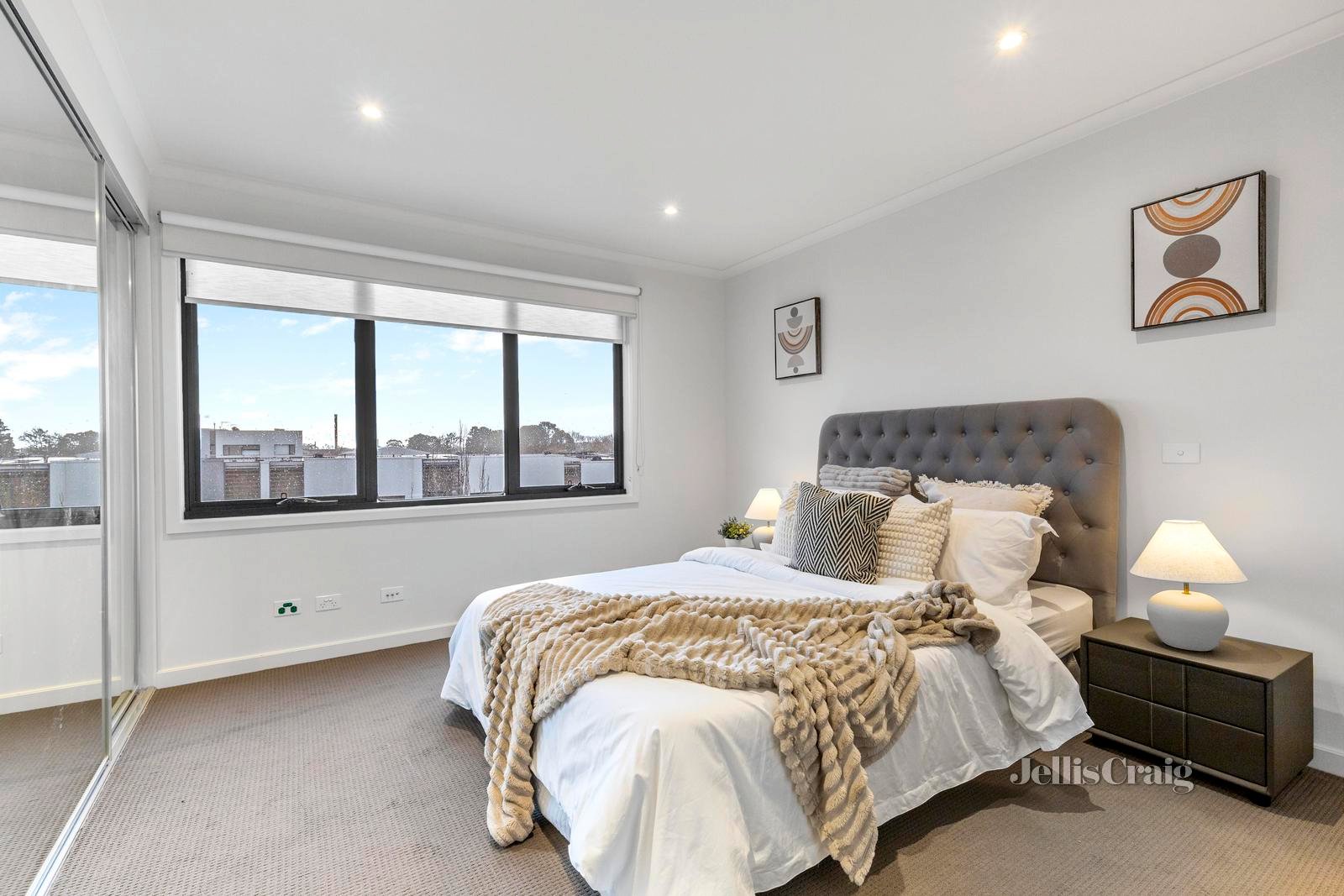 35 Charlton Avenue, Cheltenham image 6